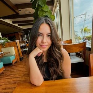 Meet your Posher, Stephanie